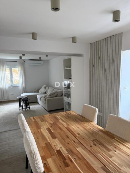 OTOK VIS, VIS - Stan u 2. redu od rive, potpuno renoviran i namješten