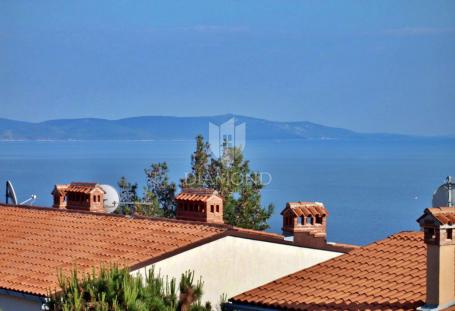 Rabac, prostrani stan s pogledom na more