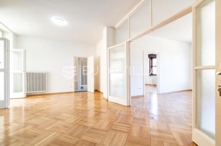 Zagreb, Cvjetni trg, luksuzan poslovni prostor 126 m²