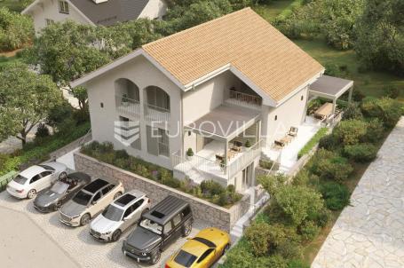 Otok Krk, Malinska, četverosoban penthouse 105 m², dvije terase i pogled na more