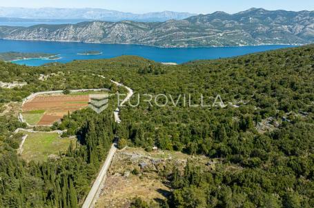 Korčula, Pupnat, poljoprivredno zemljište uz cestu površine 9.400 m²