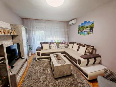 Trosoban stan 86m2 kompletno renoviran