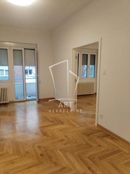 Lux salonac kod Narodnog Pozorišta, mereno 125m2 ID#14762