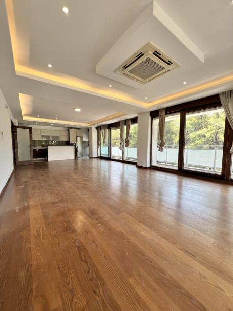 Stan 228 m² na Izdavanje – Preko Morače, Podgorica