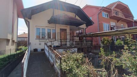 Kuća 110m2, centar grada, u blizini TC Šajkača