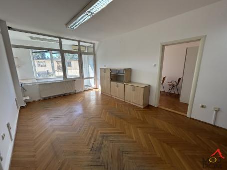 NOVI SAD - BULEVAR - JEDNOIPOSOBAN STAN - 46 m2 - 147,290€