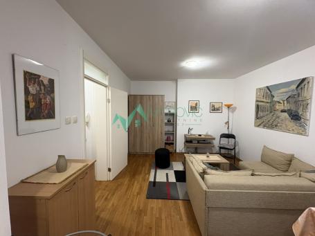 Izdavanje, Stan, 34m2 , Centar