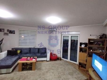 Odličan četvorosoban stan na Adicama