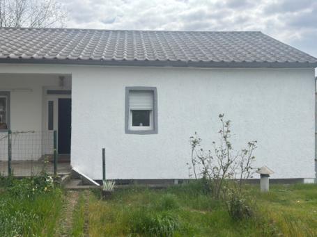 Sveti Kuzam – kuća 130 m² s 2 stana