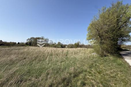 Istra, okolica Žminja, građevinsko zemljište 1408 m²