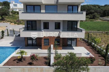 Pag, Jakišnica, trosoban stan s vrtom i konobom u luksuznoj novogradnji, 104,11 m²