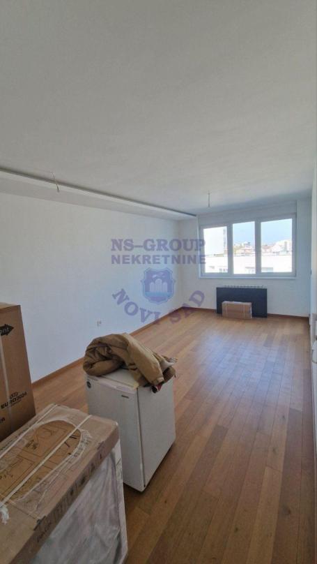 Dvosoban stan na Bulevaru Evrope, 40m2