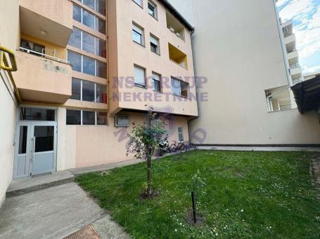 Garsonjera na Salajci,20m2