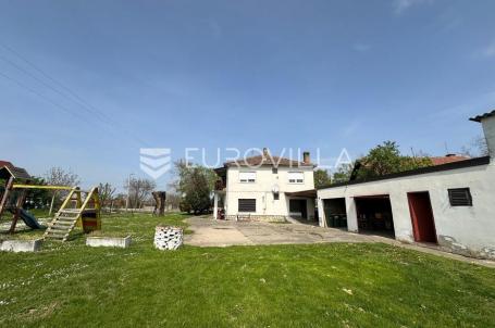 Vukovar, Sotin, kuća s poslovnim prostorom i velikom parcelom 3.675 m²