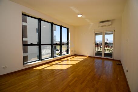 Dvosoban stan 74m2 + garaža, Stari Aerodrom - Podgorica