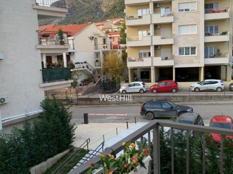 Stan od 47 kvadratnih metara u Budvi, okrug Lazi - spreman za stambenu upotrebu i investiciju. 