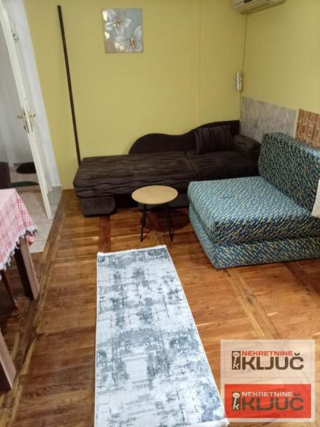 CENTAR, 32 m2, garsonjera sa galerijom