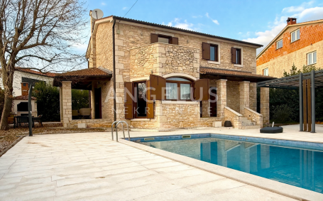 Istra, Sveti Lovreč - Kamena kuća sa bazenom 167m2, prodaja!