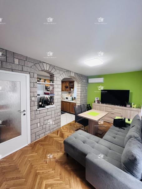 Istra , Buje , centar , kuća 150m2 , 3 SS+DB , useljiva