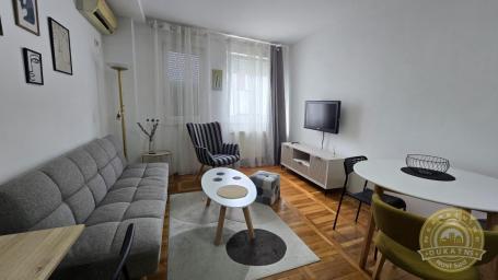 Centar, Novi Sad – 1.5 soban stan, 39 m², 4/5 sprat