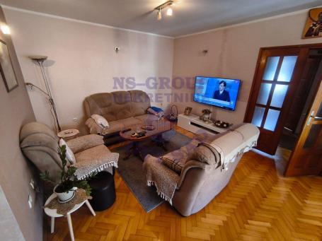 Četvorosoban stan na Novoj Detelinari
