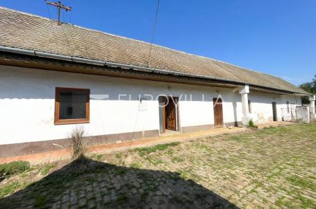 Baranja, Kopačevo, Bilje, prodaja, autohtona kuća za adaptaciju na parceli od 1754 m²