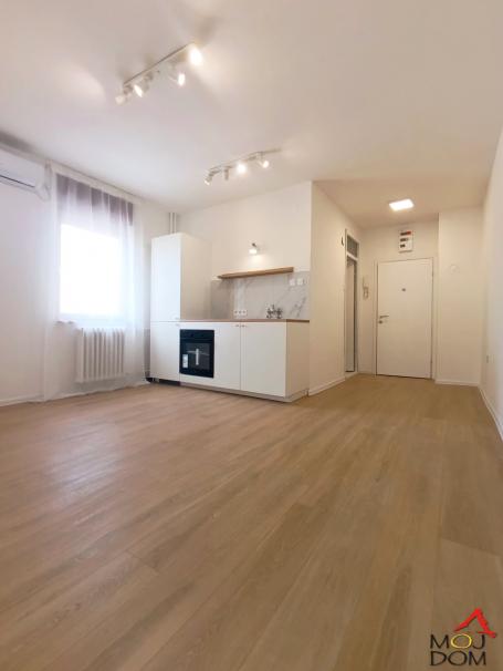 NOVI SAD - SAJAM - JEDNOSOBAN STAN - 30 m2 - 105,000€