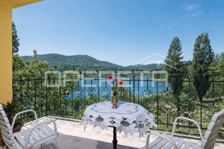 Penthouse na samoj obali Baćinkih jezera, Baćina, Ploče