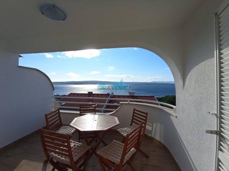 Dramalj-stan 84 m2, 3. kat, balkon s pogledom na more