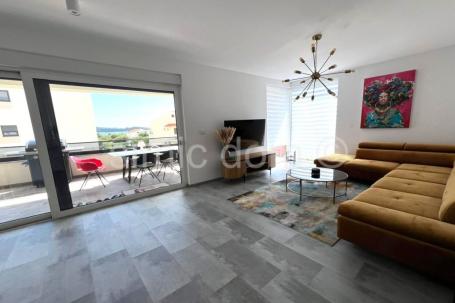 Stan s vrtom i pogledom na more, prodaja, Vodice