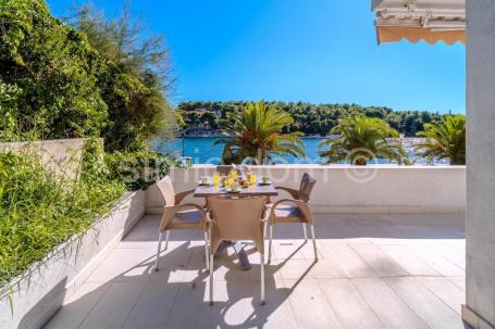 Prodaja stana –prvi red do mora, otok Brač