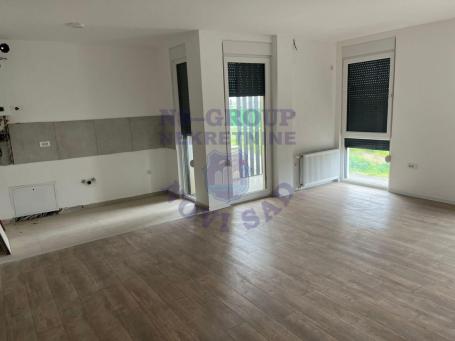 Četvorosoban 93m2 Petrovaradin