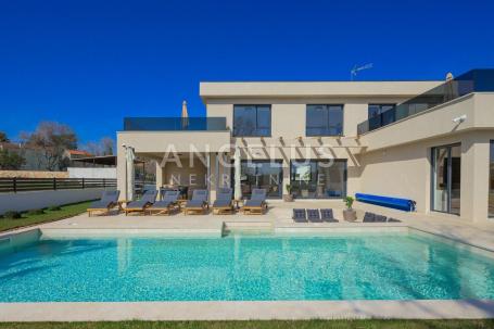 Istra, Rovinj - moderna vila s bazenom, 210m2, prodaja!