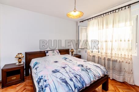 Na prodaju kuća na Ledenoj steni, 200m2