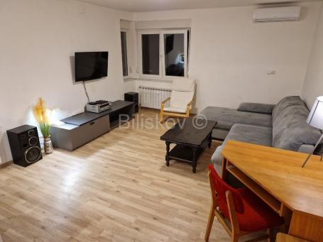 Prodaja, Šalata, dvosoban stan, površine 50 m2, u prizemlju zgrade, vrt