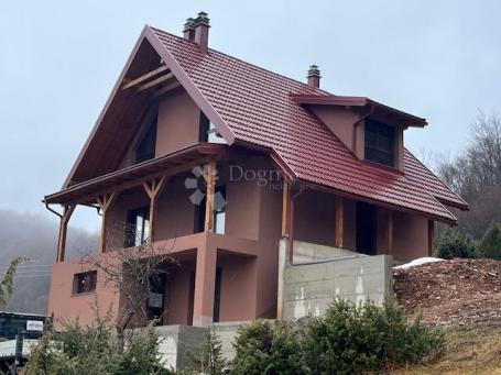 MRKOPALJ NOVOSAGRAĐENA KUĆA NA TOP LOKACIJI!
