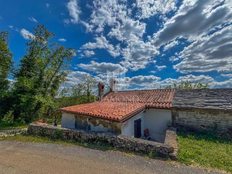 Istra, Grožnjan- Prekrasna kućica sa pogledom na Oprtalj!