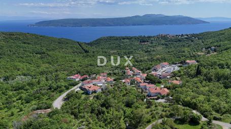 OPATIJA, BRSEČ (okolica) - Građevinsko zemljište 1173 m2 s projektnom dokumentacijom i fantastičnim 