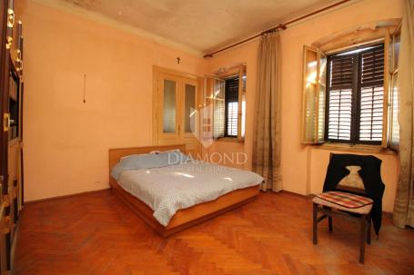 RIJEKA, BELVEDER - STAN ZA KOMPLETNU RENOVACIJU