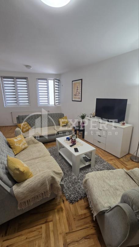 Izdaje se neuseljavana garsonjera u centru, 30m2