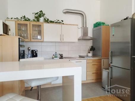 PETROVARADIN - PETROVARADIN - 71.00 m2
