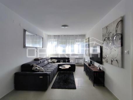 Dvosoban stan 76 m2 na odličnoj lokaciji - Zadar, Voštarnica, 500 m do gradskog 