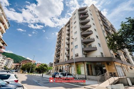 Garaža na atraktivnoj lokaciji, Rozino, Budva