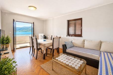 Dvosoban stan prvi red do mora – Baošići