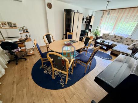 Trosoban stan, 80 m², Liman 4, 1. sprat