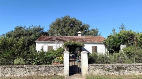 LABIN, okolica, kuća na prostranoj okućnici 
