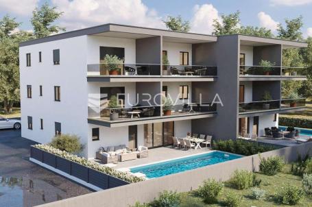 Istra, Novigrad, ekskluzivan stan sa tri spavaće sobe i privatnim bazenom u blizini mora, S1