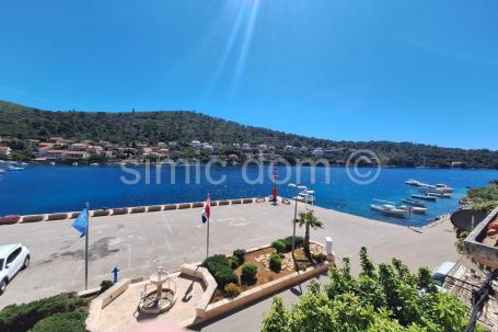 Kuća prvi red do mora, Korčula
