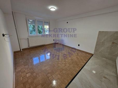 Odličan dvoiposoban stan 48m2 Železnička stanica