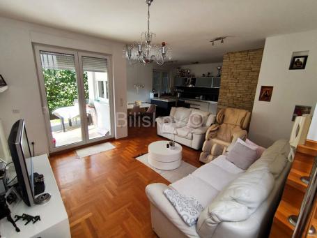 Prodaja, Remete, dvoetažni četverosobni stan 94,82m2, garaža, vrt